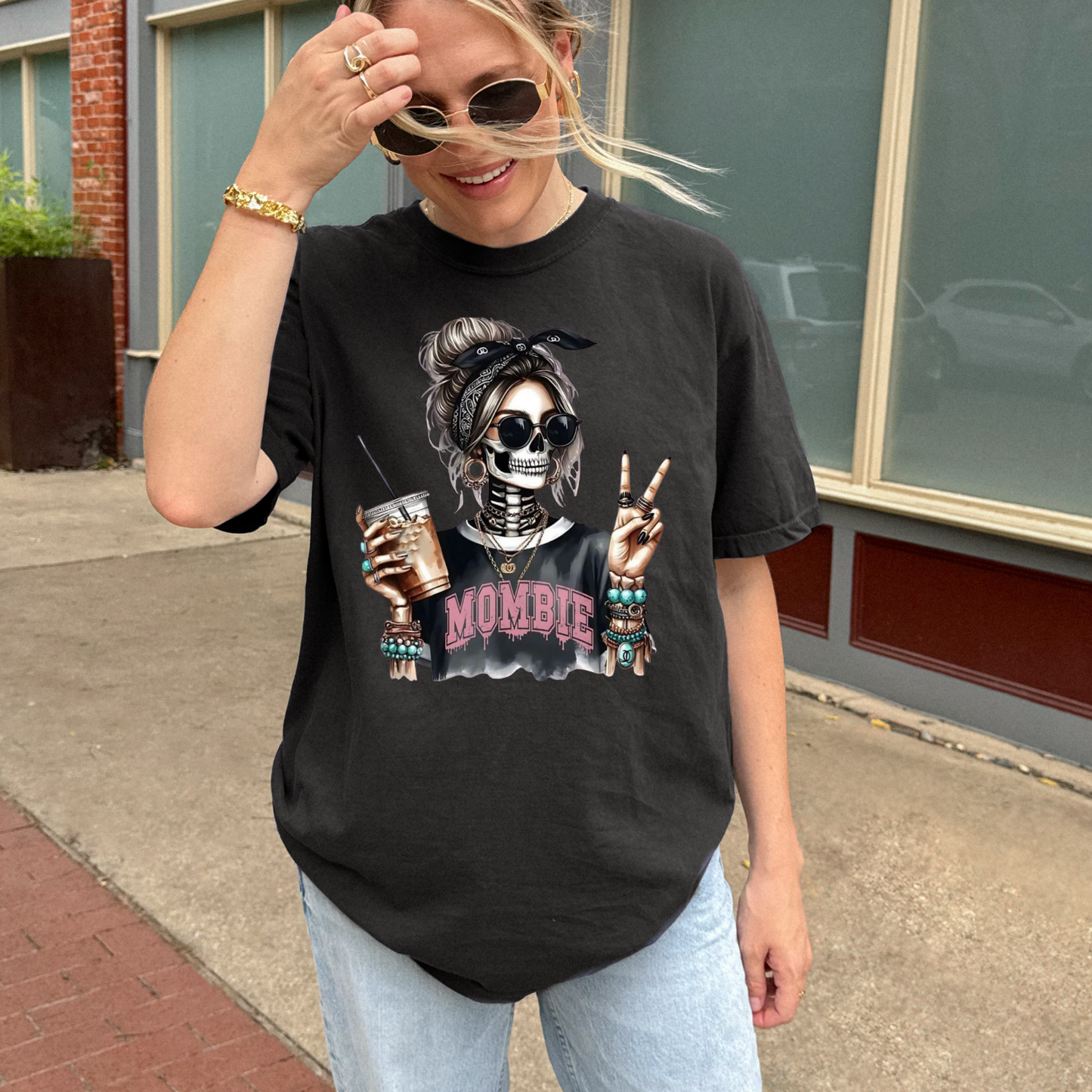 Mombie Graphic Hoodie/Crewneck/T-Shirt